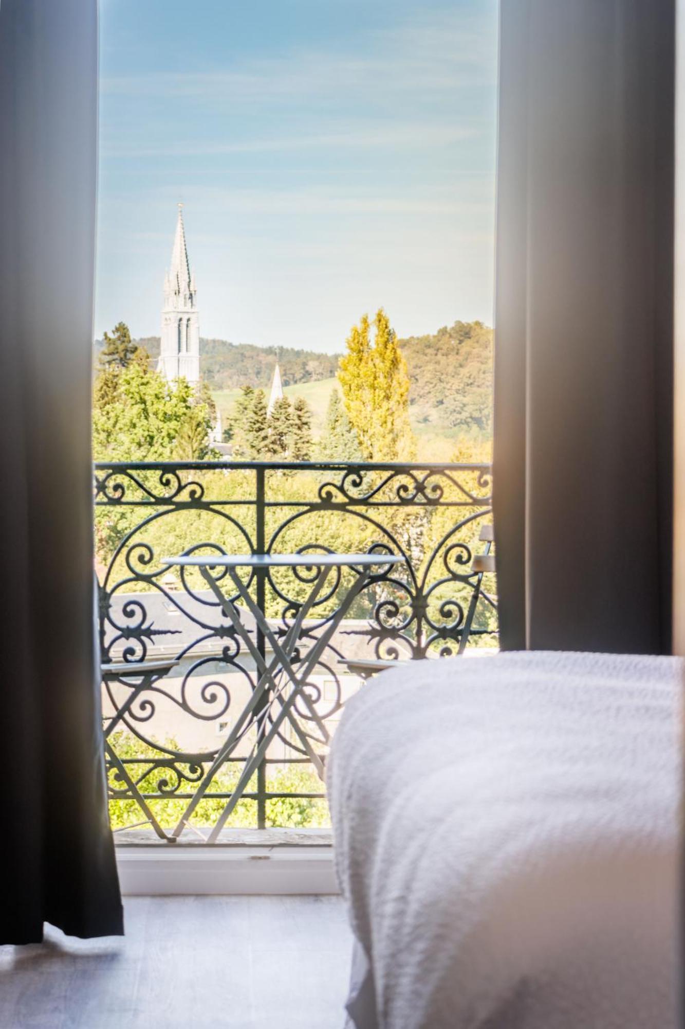 Belfry & Spa By Ligne St Barth لورد المظهر الخارجي الصورة View from a room